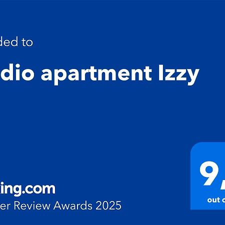 Studio Apartment Izzy Каштела Экстерьер фото