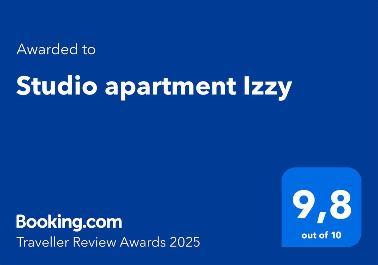 Studio Apartment Izzy Каштела Экстерьер фото